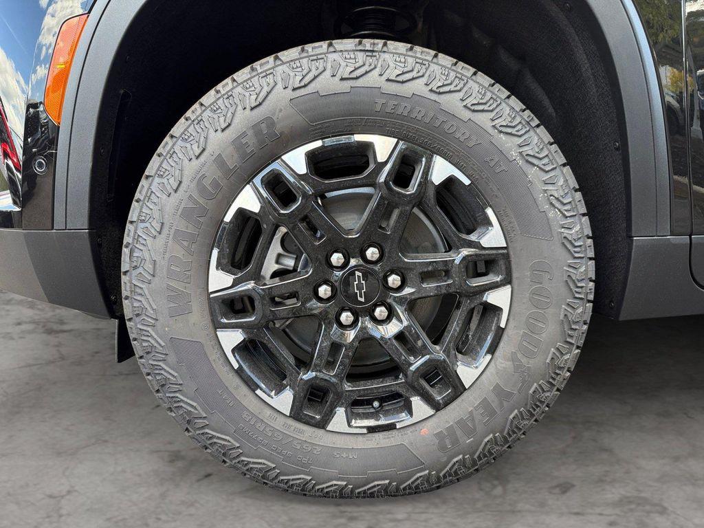 new 2027 Chevrolet Traverse car, priced at $54,824