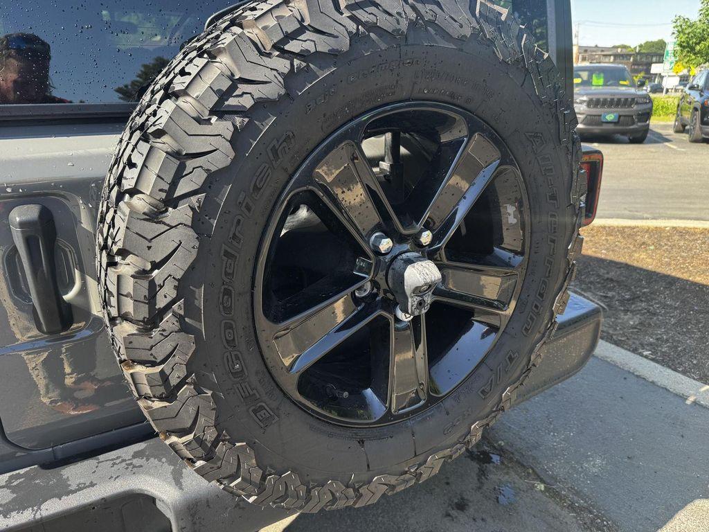 used 2021 Jeep Wrangler Unlimited car, priced at $30,694