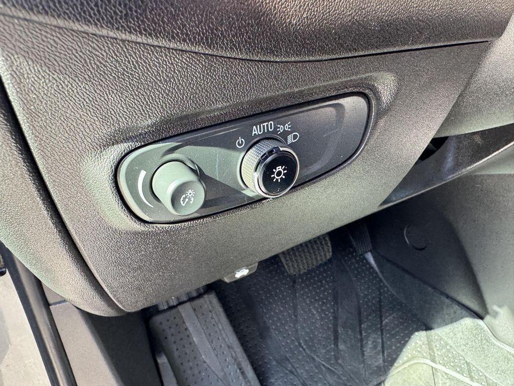 used 2023 Chevrolet Equinox car, priced at $25,694