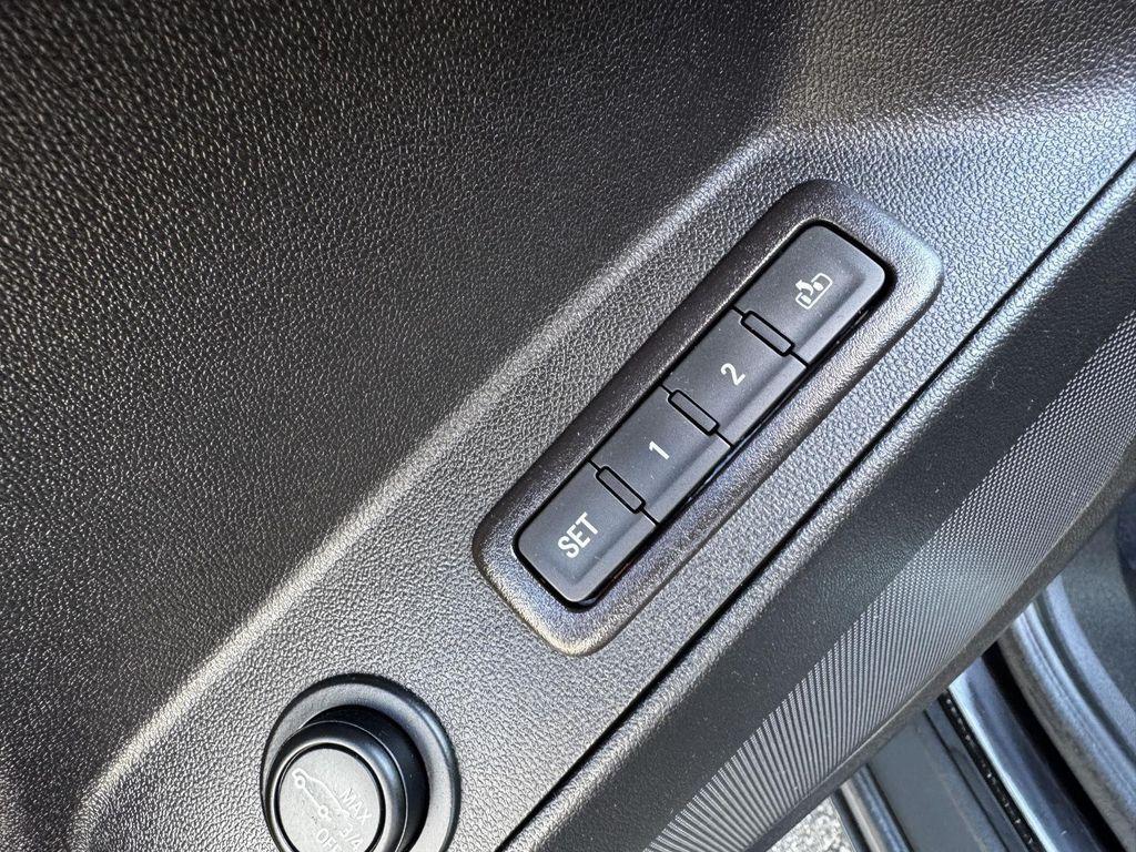 used 2020 Chevrolet Equinox car, priced at $21,466