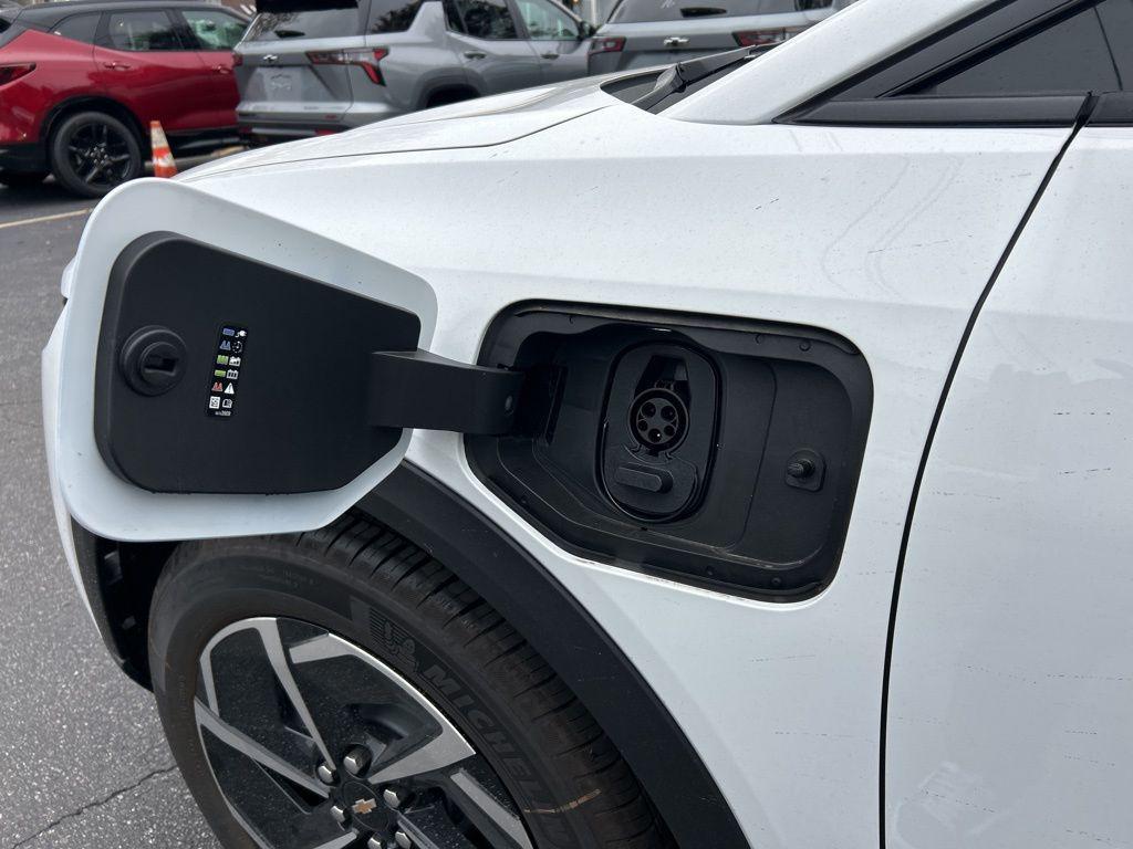 new 2026 Chevrolet Equinox EV car, priced at $28,995