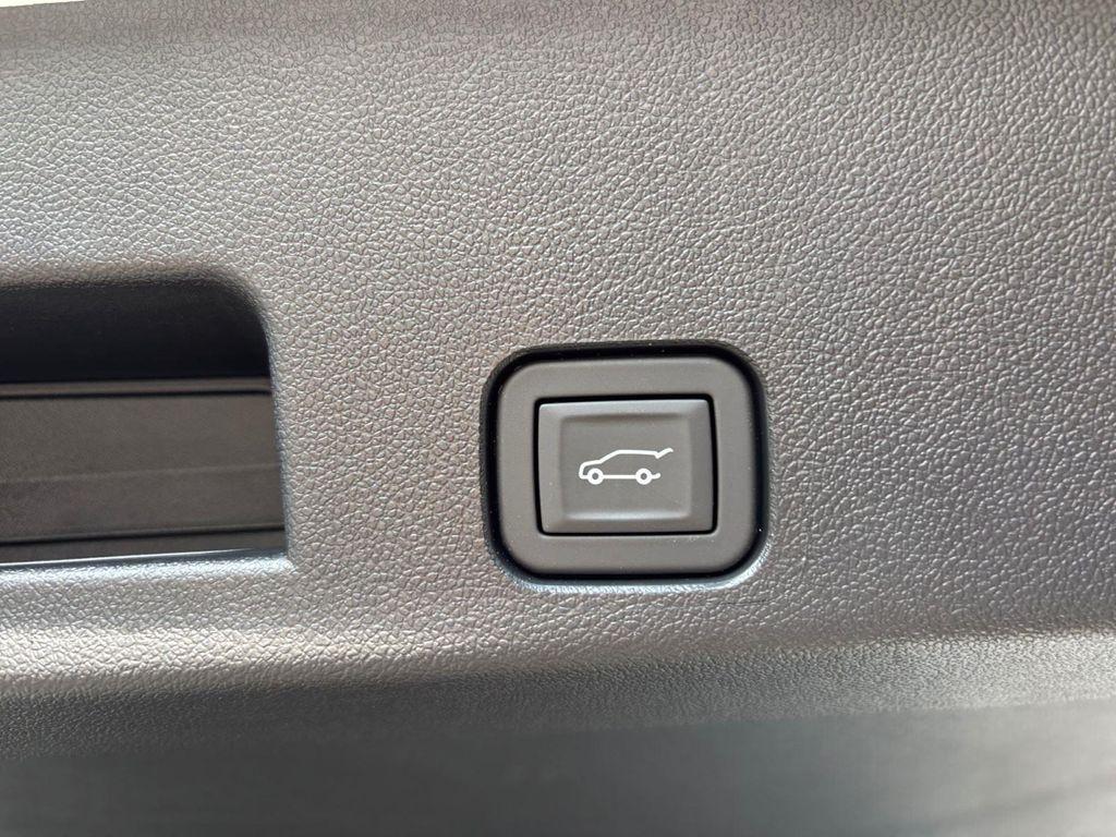 new 2026 Chevrolet Traverse car, priced at $45,704