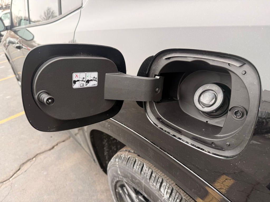 new 2026 Chevrolet Traverse car, priced at $59,315