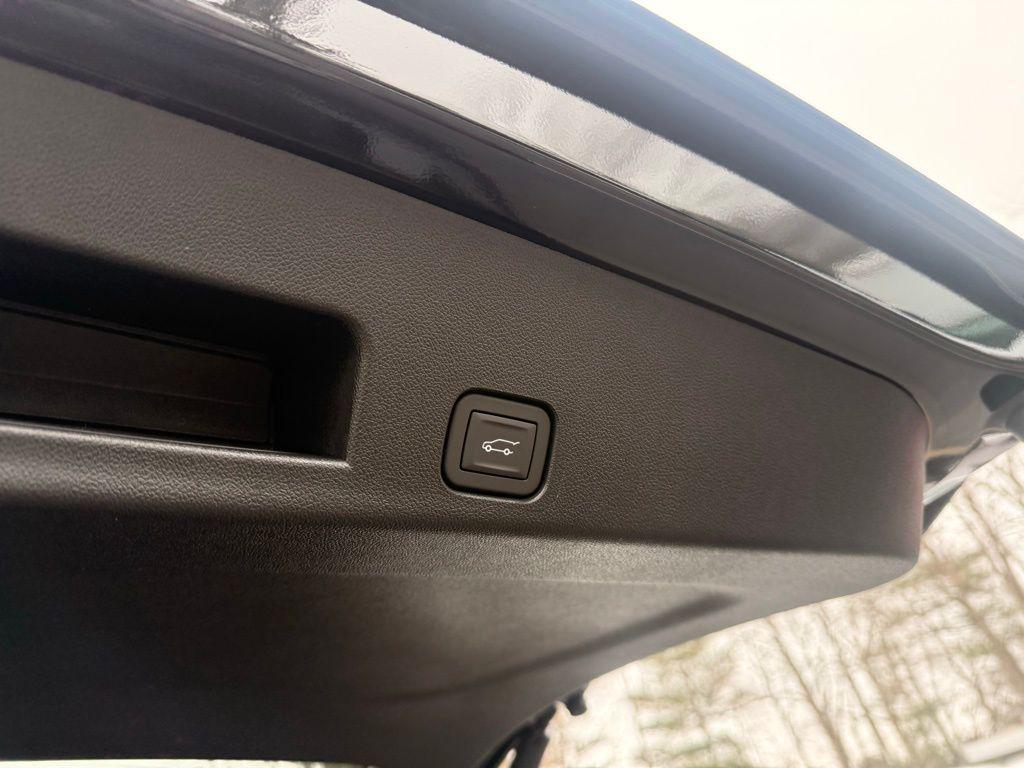 new 2026 Chevrolet Traverse car, priced at $59,315