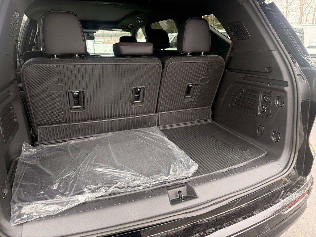 new 2026 Chevrolet Traverse car, priced at $59,315