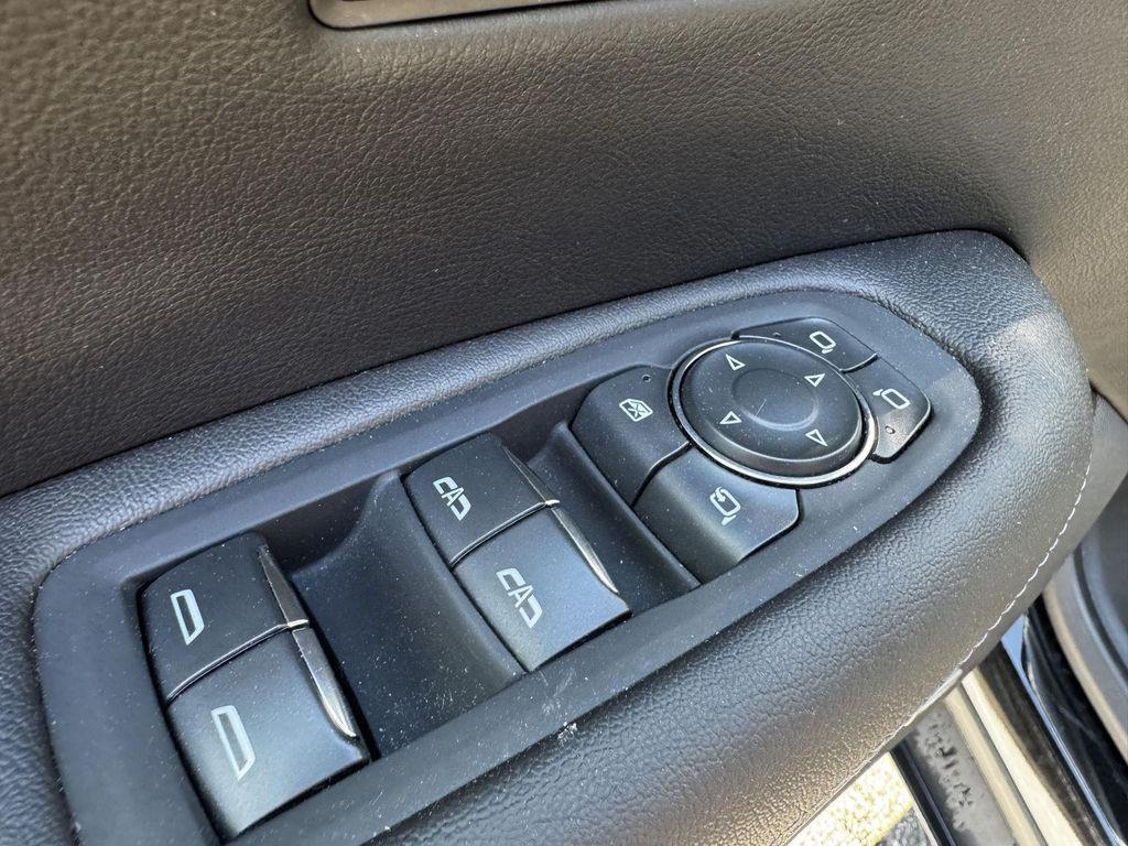 used 2023 Cadillac XT5 car, priced at $35,494