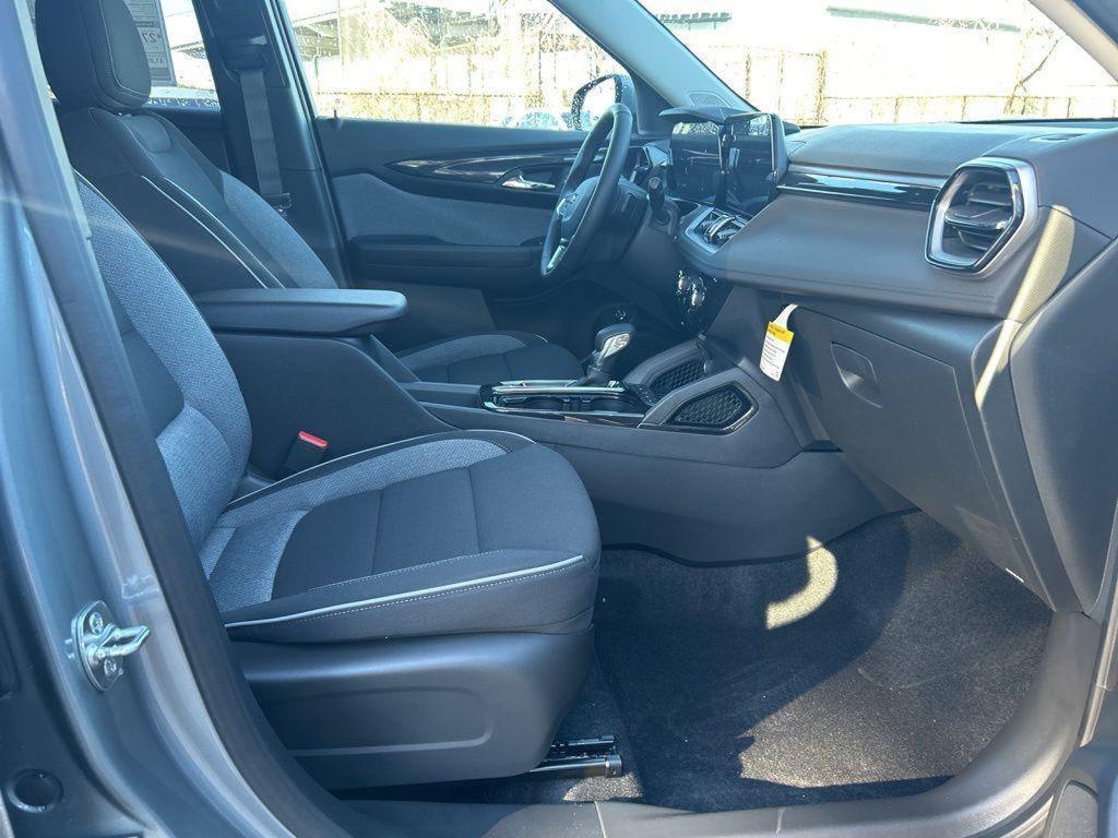 new 2026 Chevrolet TrailBlazer car, priced at $29,990