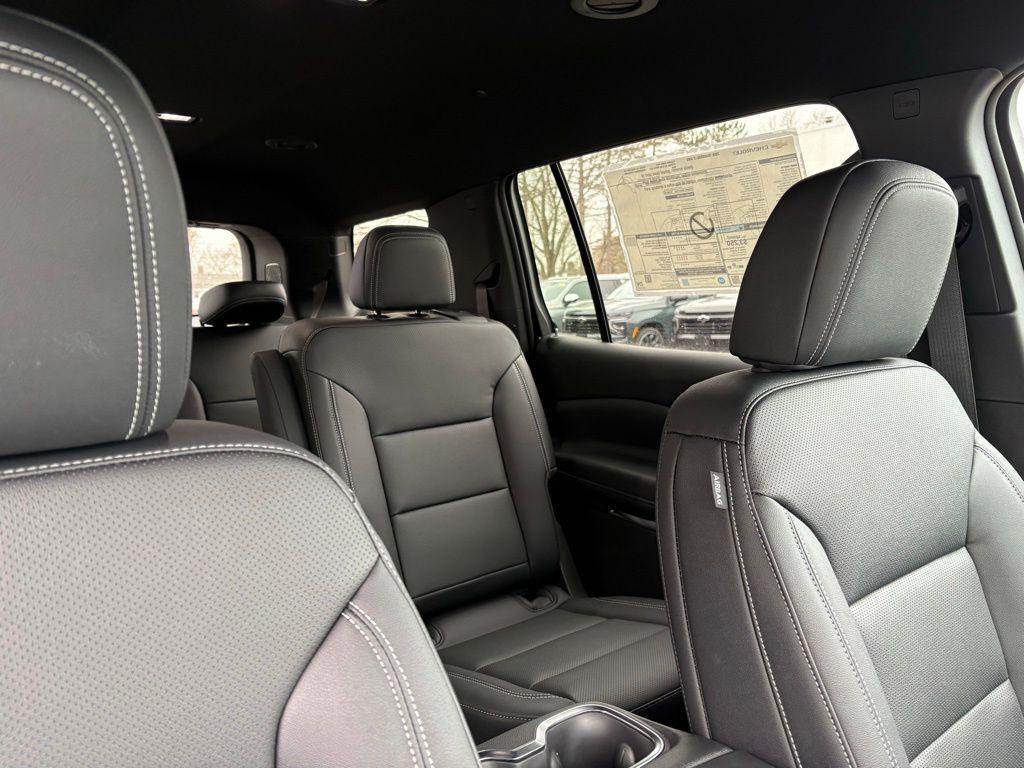 new 2026 Chevrolet Traverse car, priced at $43,585