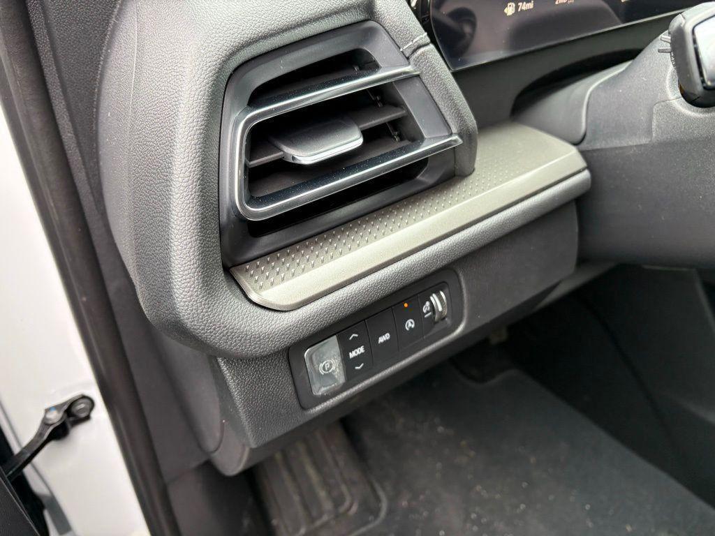 new 2026 Chevrolet Traverse car, priced at $43,585