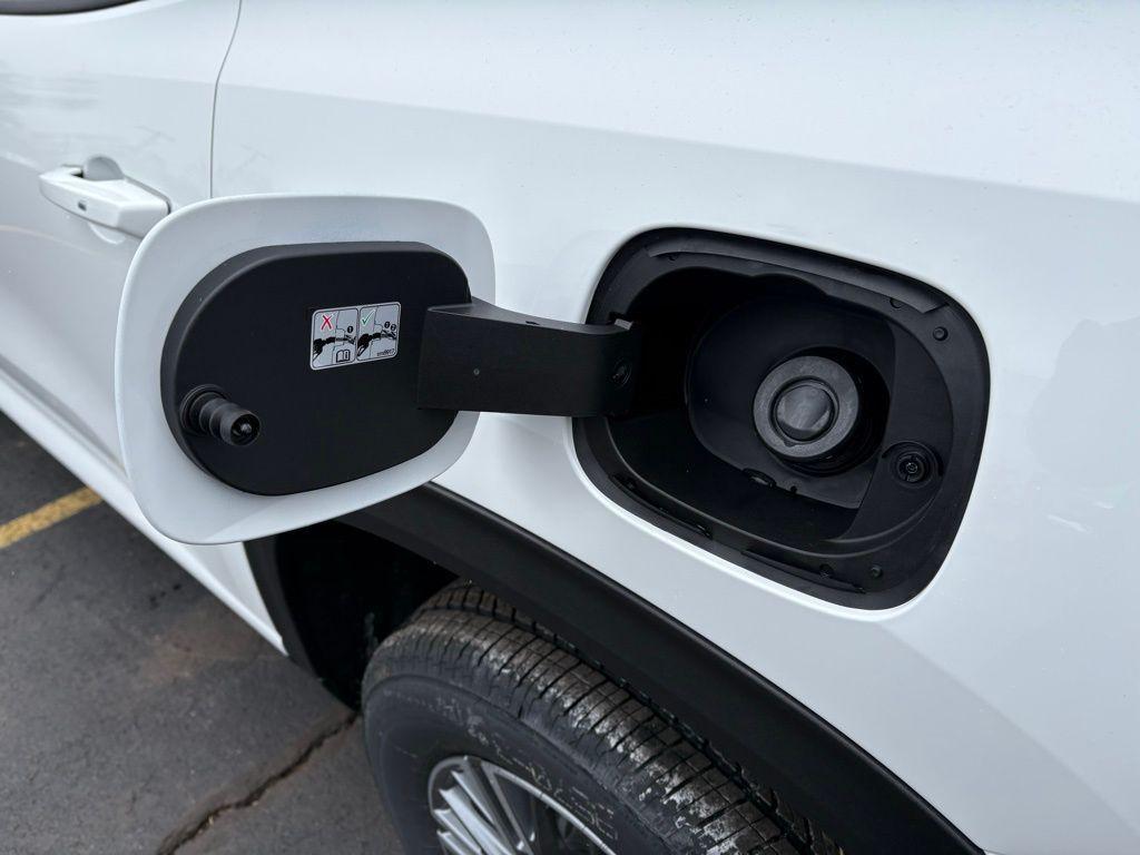 new 2026 Chevrolet Traverse car, priced at $43,585