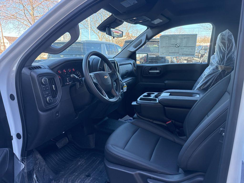 new 2025 Chevrolet Silverado 1500 car, priced at $40,280