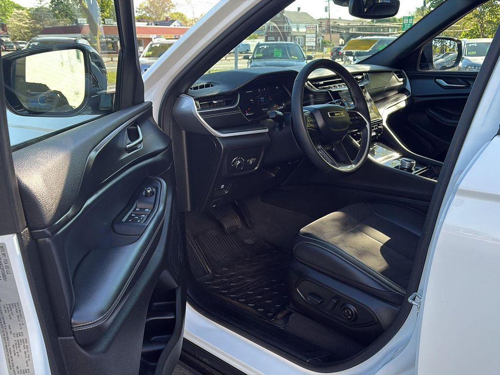 used 2023 Jeep Grand Cherokee car, priced at $30,694