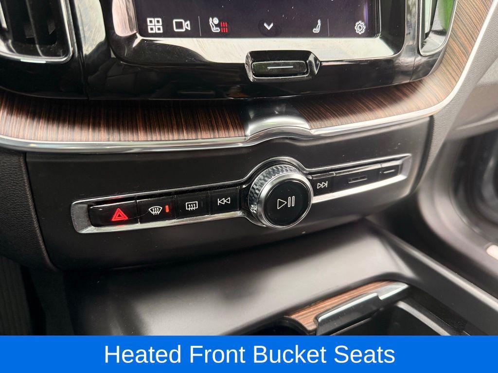 used 2023 Volvo XC60 car, priced at $25,998