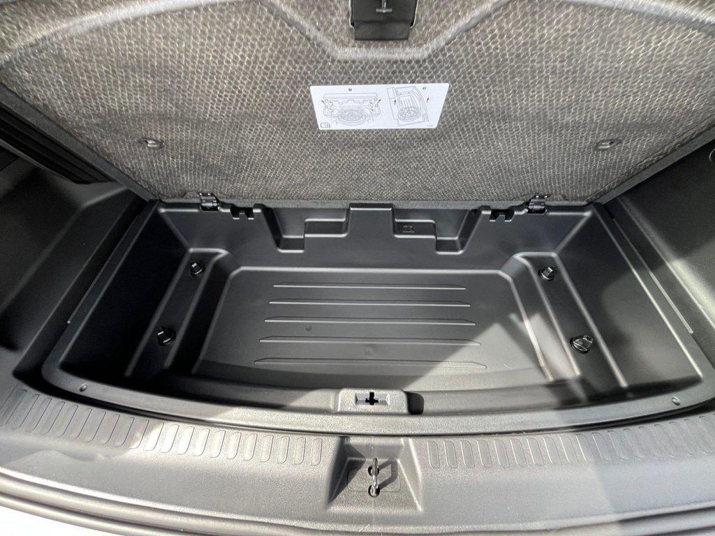 new 2027 Chevrolet Traverse car, priced at $55,819