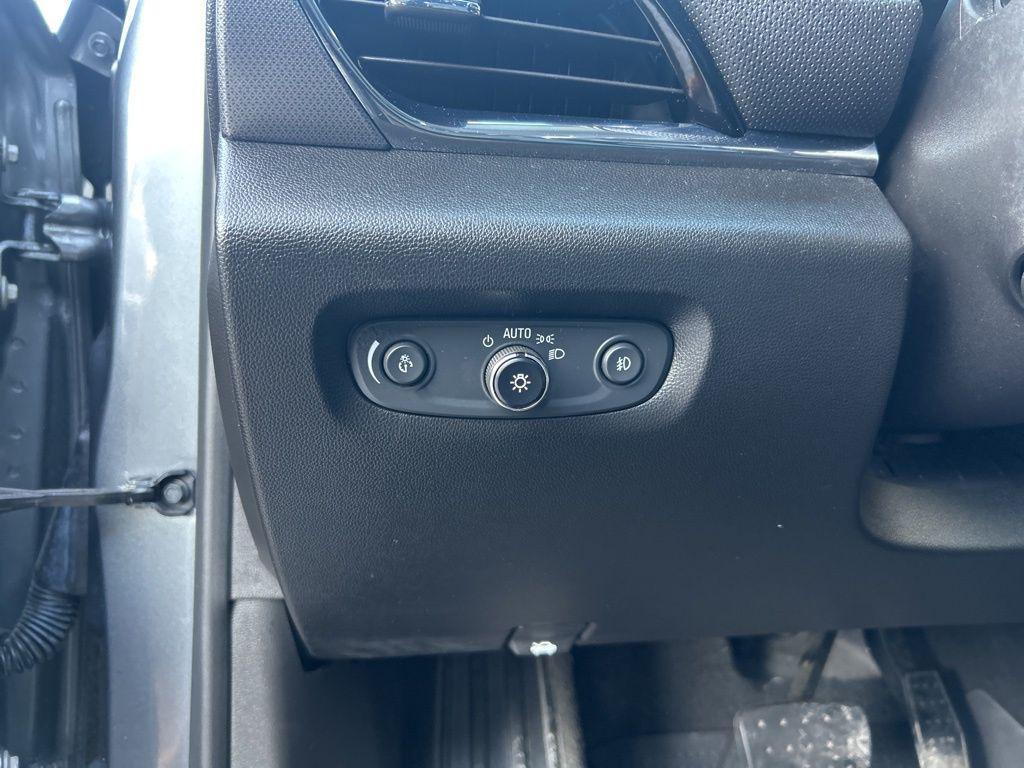 used 2019 Chevrolet Traverse car, priced at $19,995