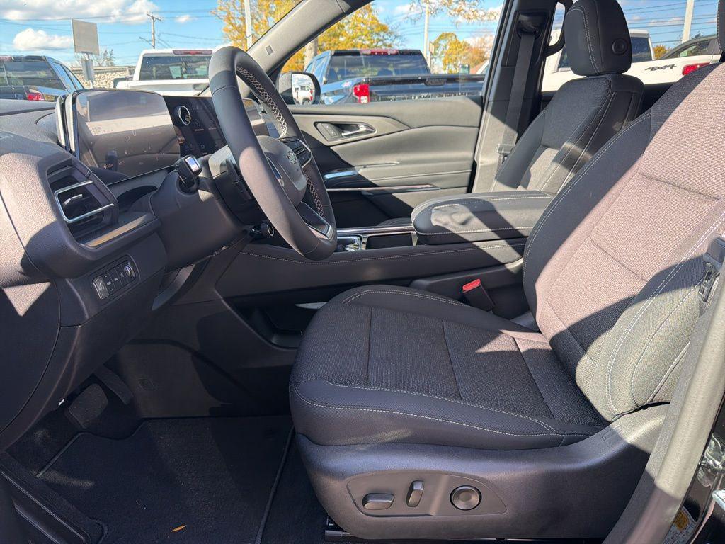 new 2026 Chevrolet Traverse car, priced at $45,850