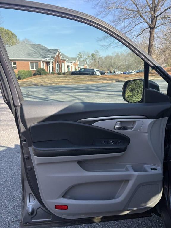 used 2016 Honda Pilot car