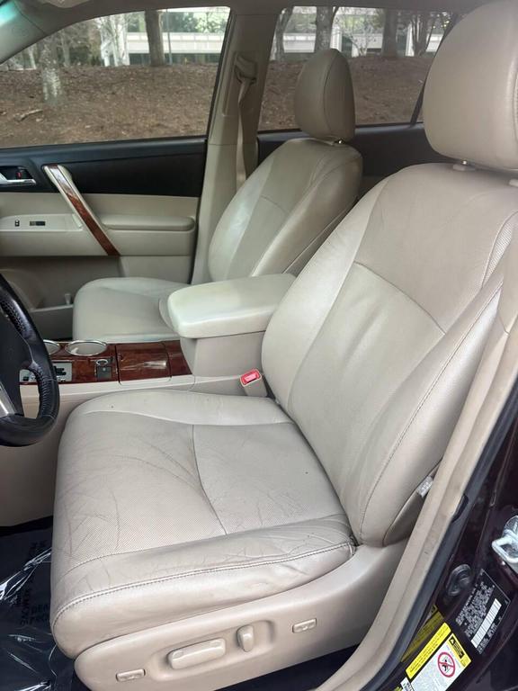 used 2012 Toyota Highlander car, priced at $11,990