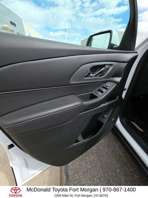 used 2022 Chevrolet Traverse car, priced at $26,590