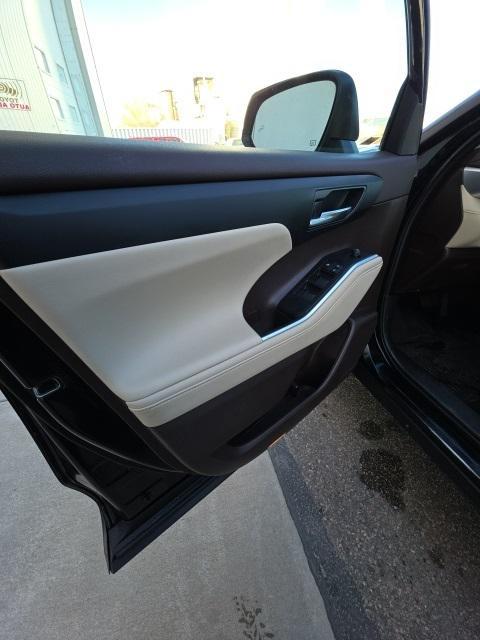 used 2020 Toyota Highlander car, priced at $24,201