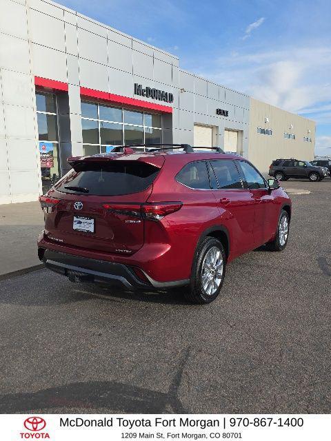 used 2023 Toyota Highlander Hybrid car, priced at $43,201