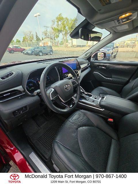 used 2023 Toyota Highlander Hybrid car, priced at $43,201