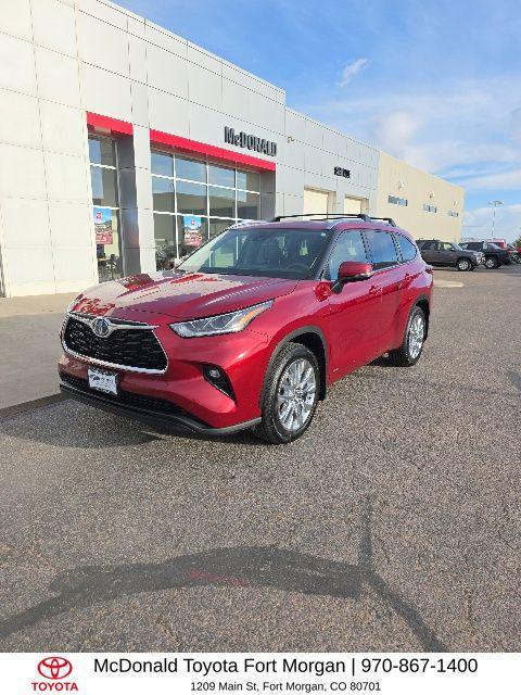 used 2023 Toyota Highlander Hybrid car, priced at $43,201