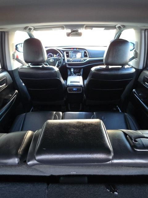 used 2019 Toyota Highlander car, priced at $23,190