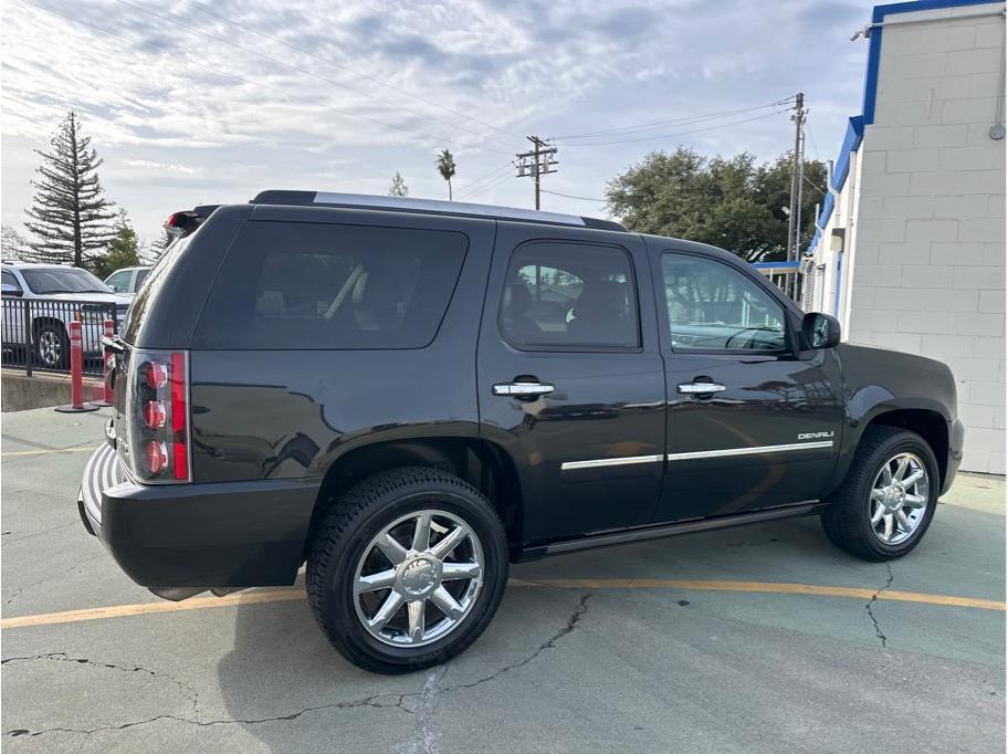 used 2013 GMC Yukon car, priced at $18,750