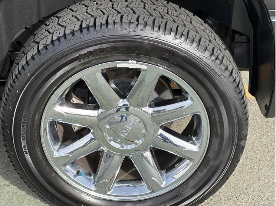 used 2013 GMC Yukon car, priced at $18,750