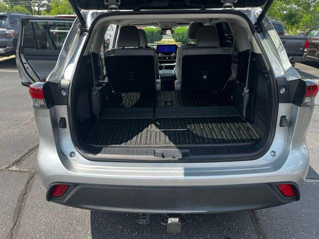 used 2024 Toyota Highlander car, priced at $43,597