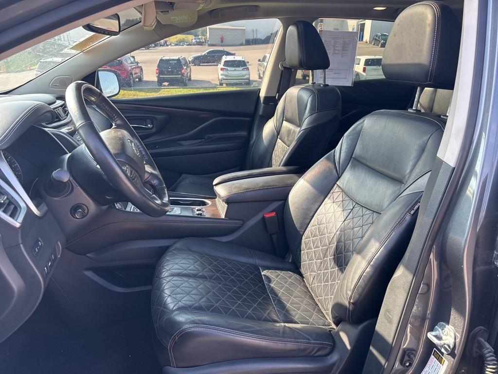 2022 Gun Metallic Nissan Murano
