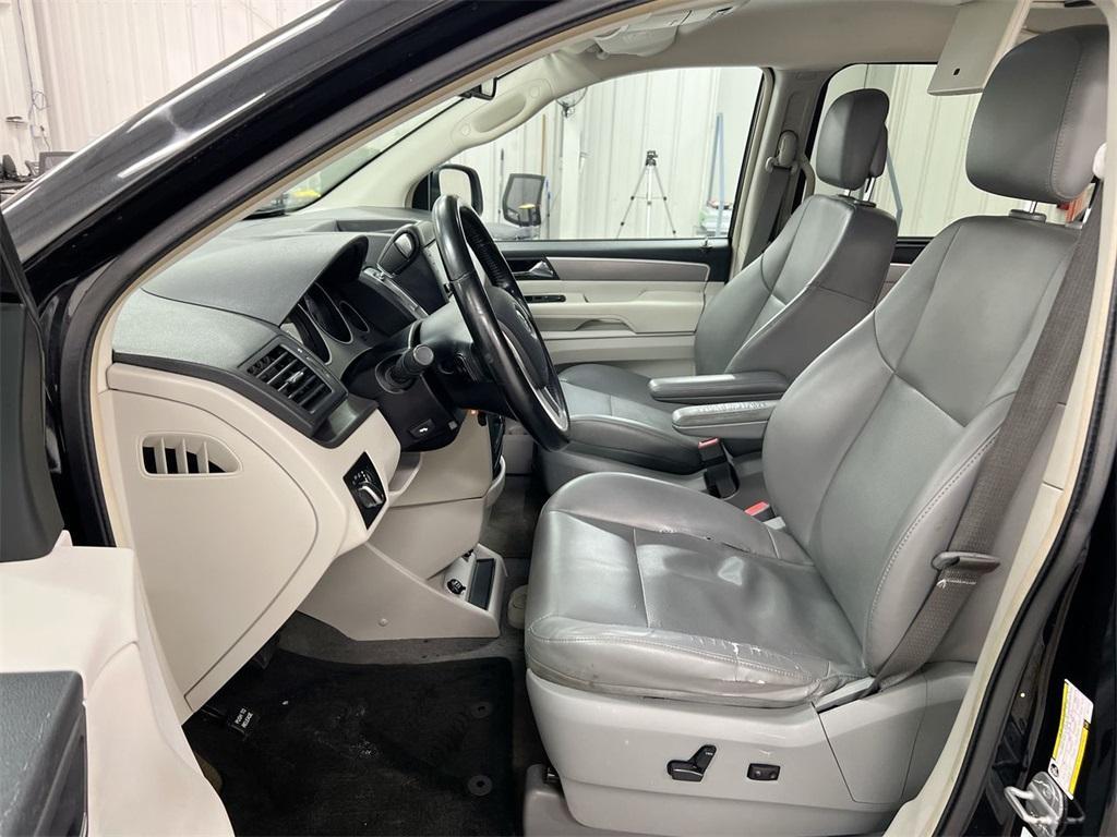 used 2011 Volkswagen Routan car, priced at $2,900