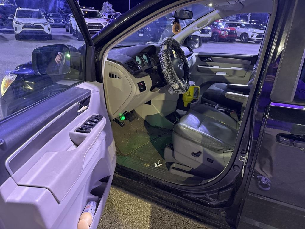 used 2011 Volkswagen Routan car, priced at $3,500