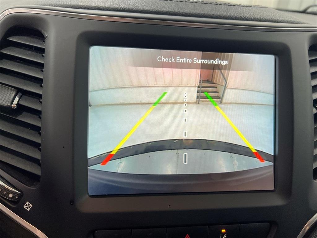 used 2023 Jeep Cherokee car, priced at $19,987