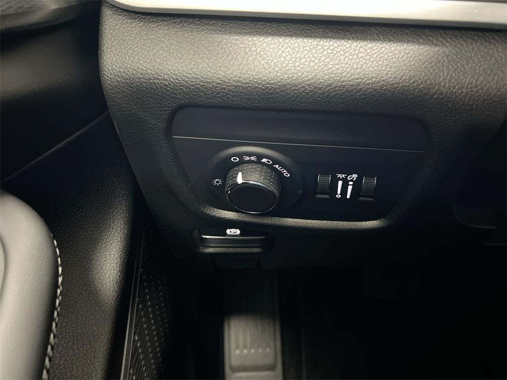 new 2025 Jeep Grand Cherokee car, priced at $33,728