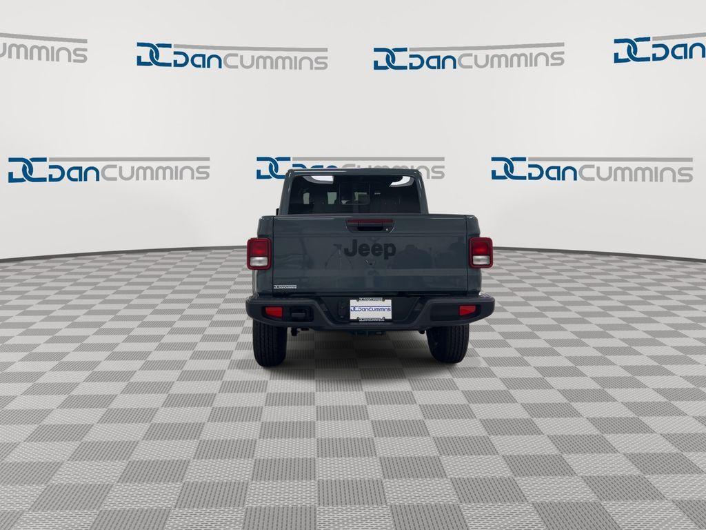 new 2026 Jeep Gladiator car, priced at $40,227