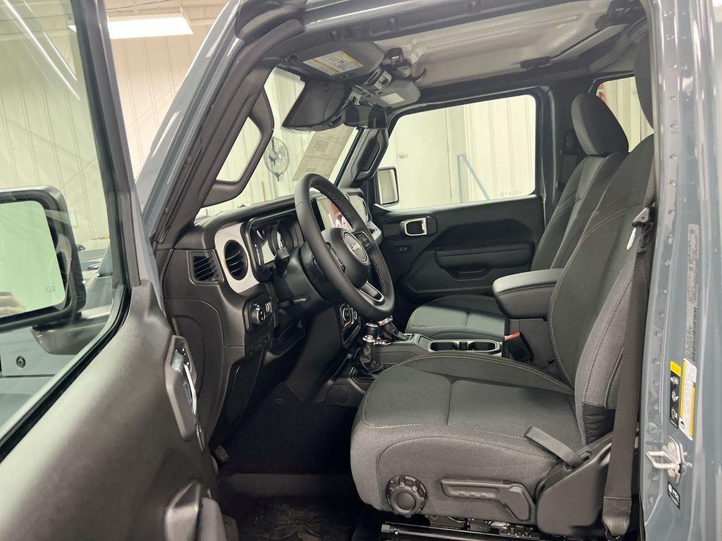 new 2026 Jeep Gladiator car, priced at $40,227