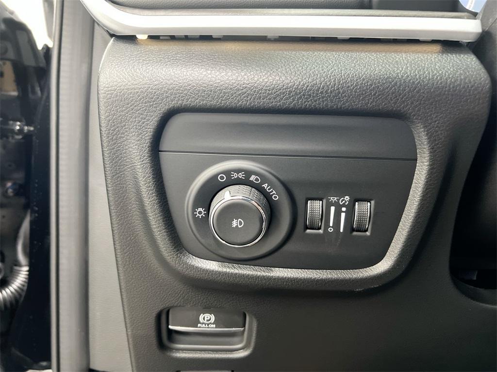 new 2025 Jeep Grand Cherokee car, priced at $44,372