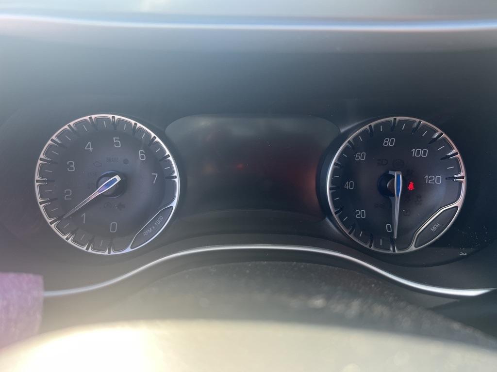 new 2026 Chrysler Pacifica car, priced at $39,392