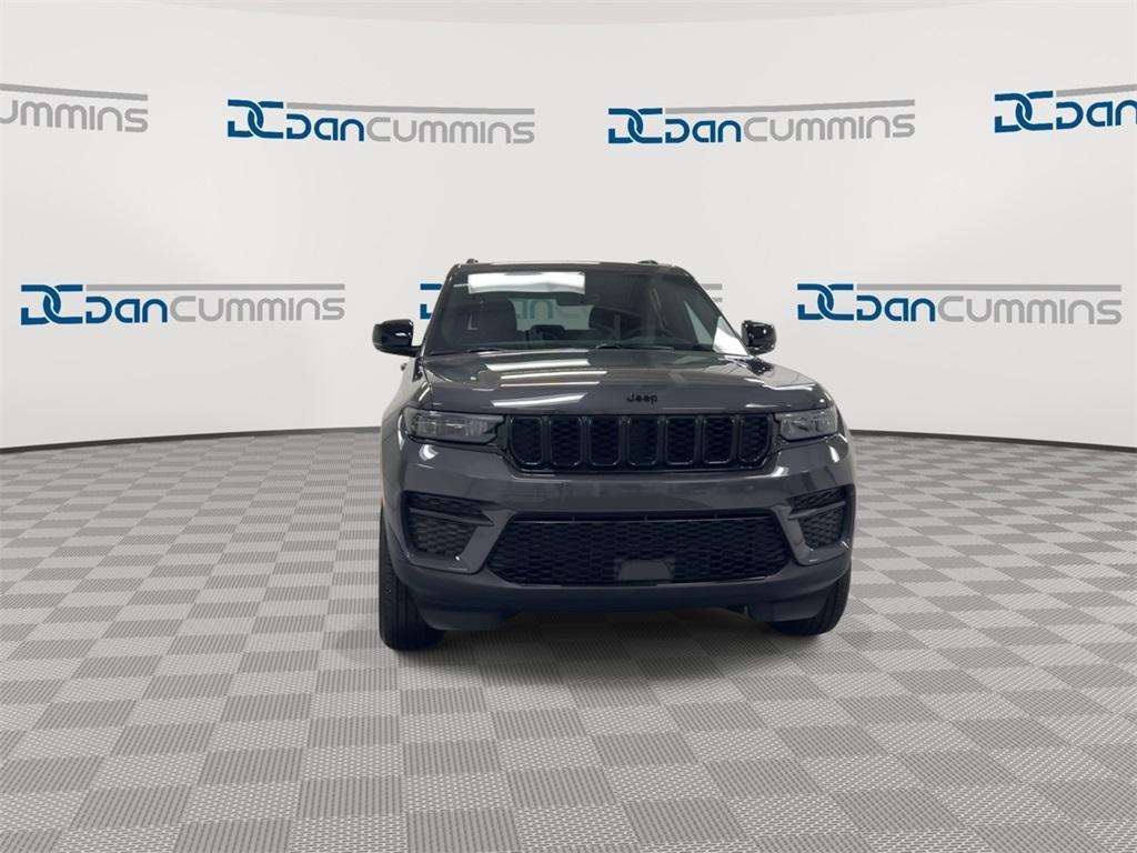 new 2025 Jeep Grand Cherokee car, priced at $38,238