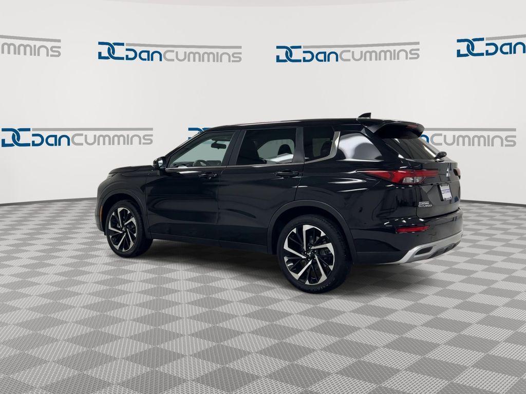 used 2024 Mitsubishi Outlander car, priced at $23,787