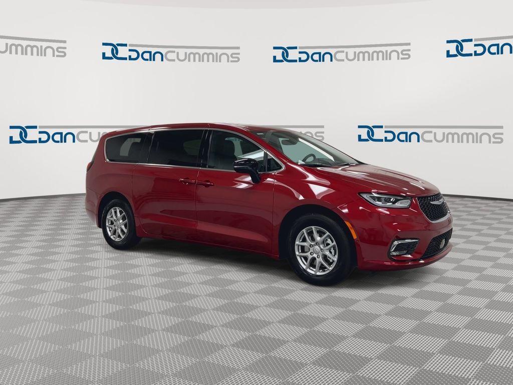 new 2026 Chrysler Pacifica car, priced at $40,498