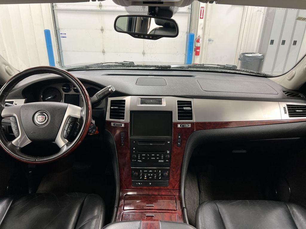 used 2007 Cadillac Escalade car, priced at $7,300