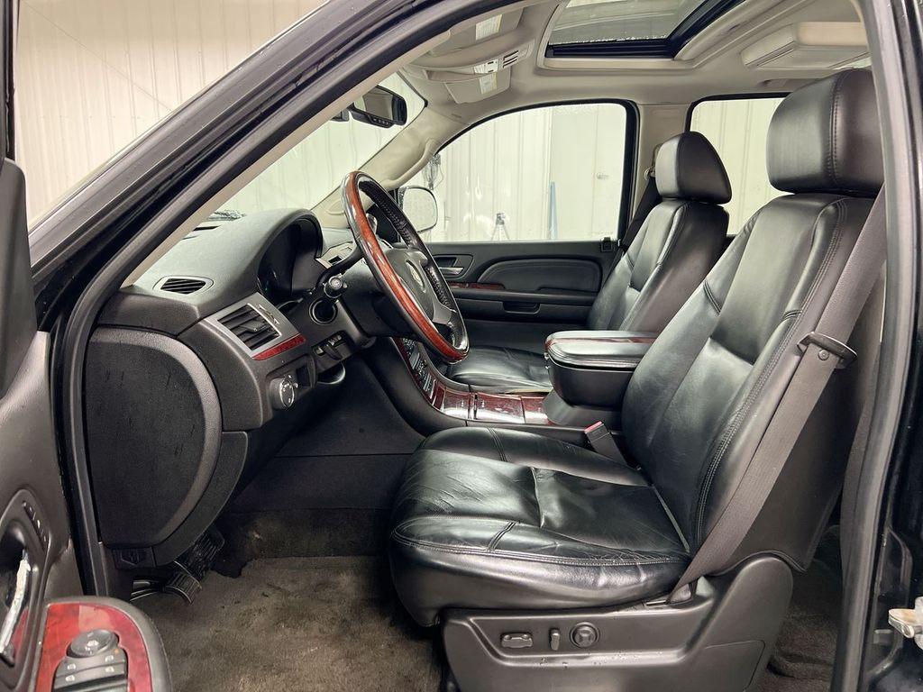 used 2007 Cadillac Escalade car, priced at $7,300