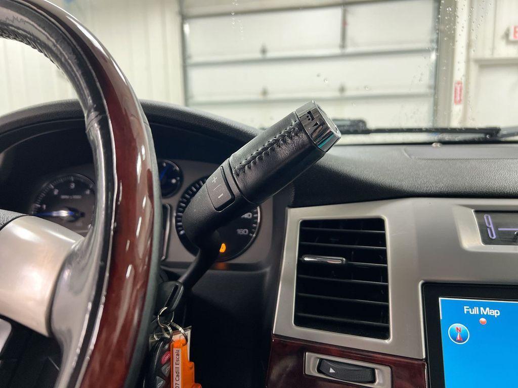 used 2007 Cadillac Escalade car, priced at $7,300