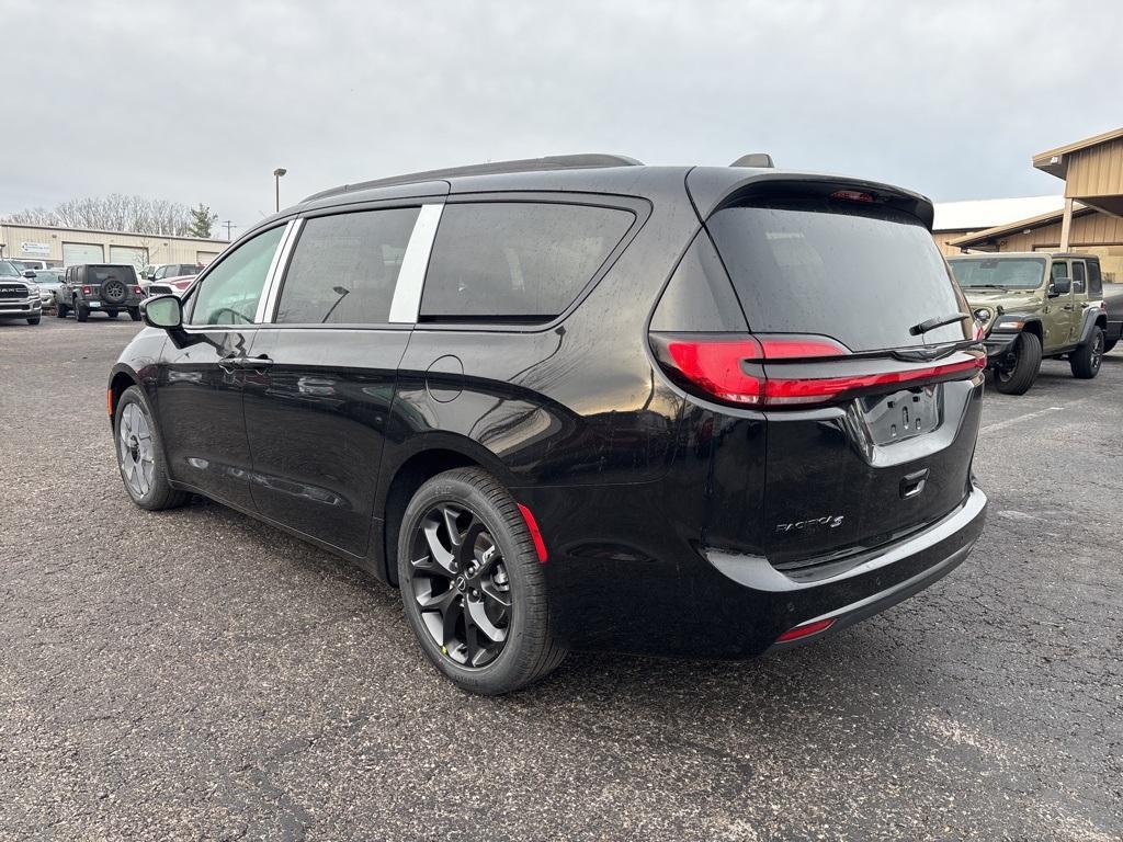 new 2026 Chrysler Pacifica car, priced at $41,468