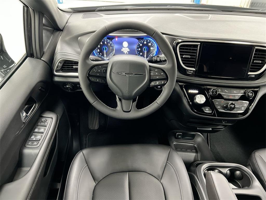 new 2026 Chrysler Pacifica car, priced at $41,868