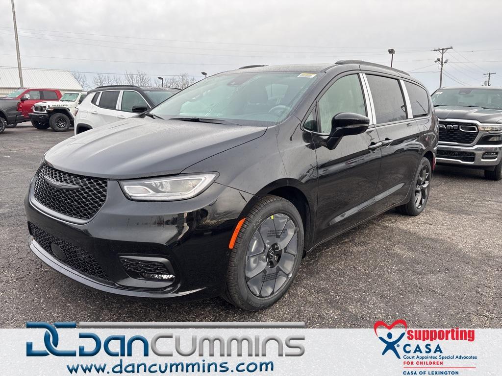 new 2026 Chrysler Pacifica car, priced at $41,468