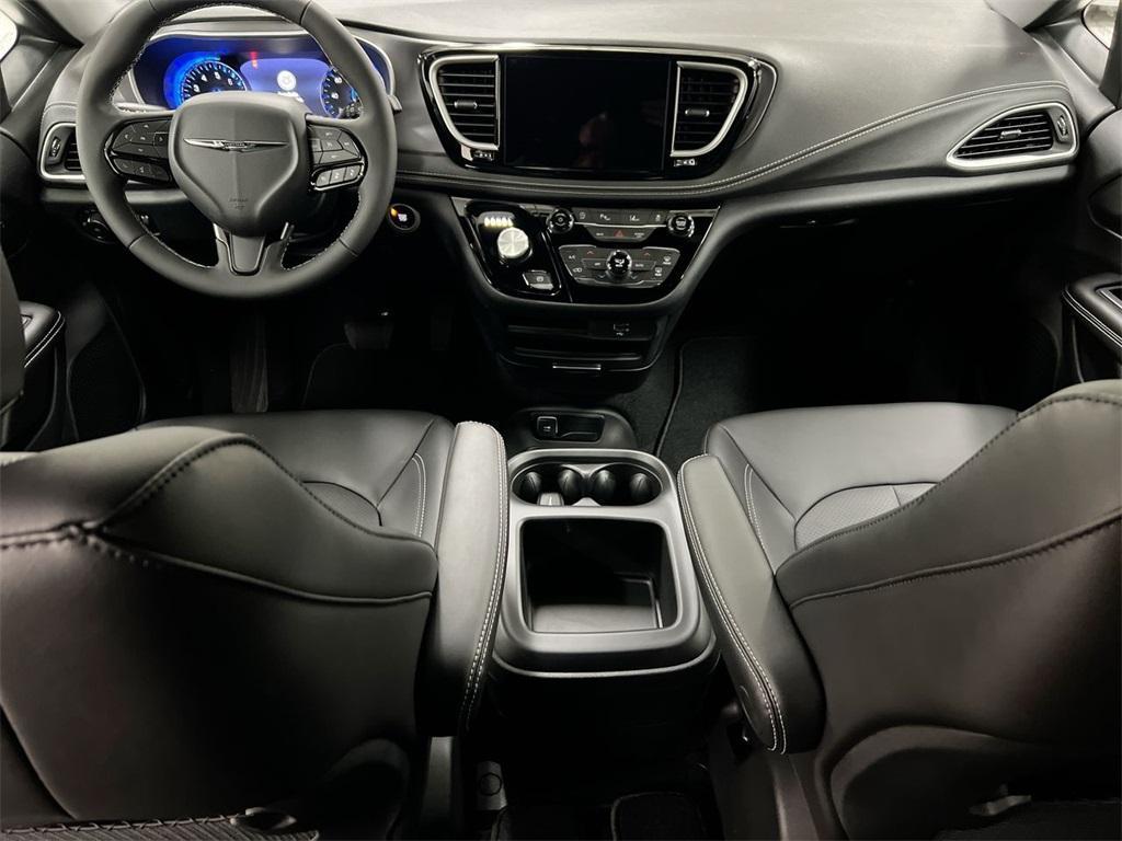 new 2026 Chrysler Pacifica car, priced at $41,868